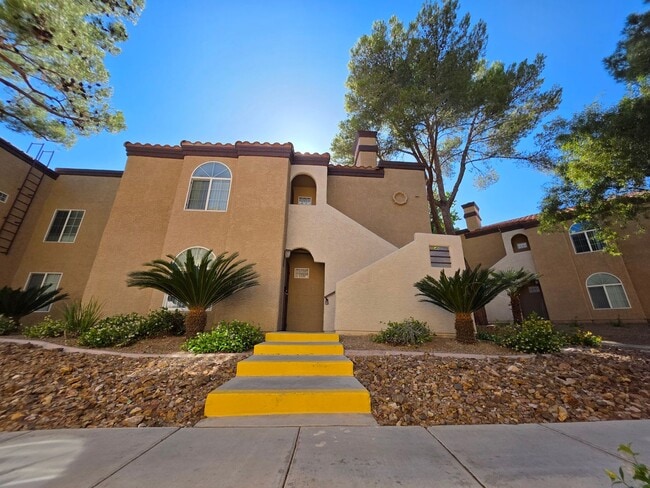 Resort Style Condo At The Lakes - Resort Style Condo At The Lakes
