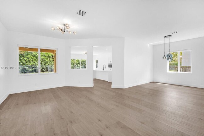 Photo - 19381 Stonebrook St