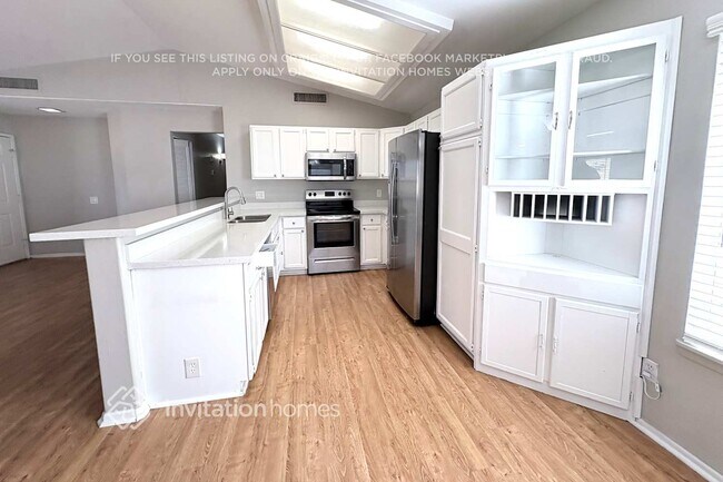 Photo - 464 N Orlando Cir