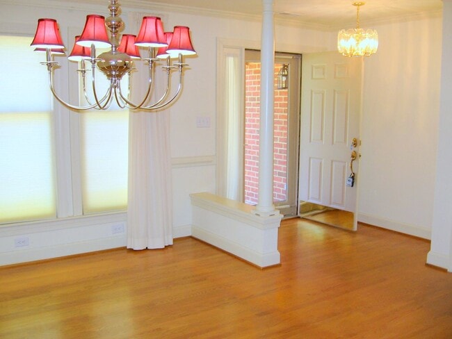 Photo - GATLING POINTE