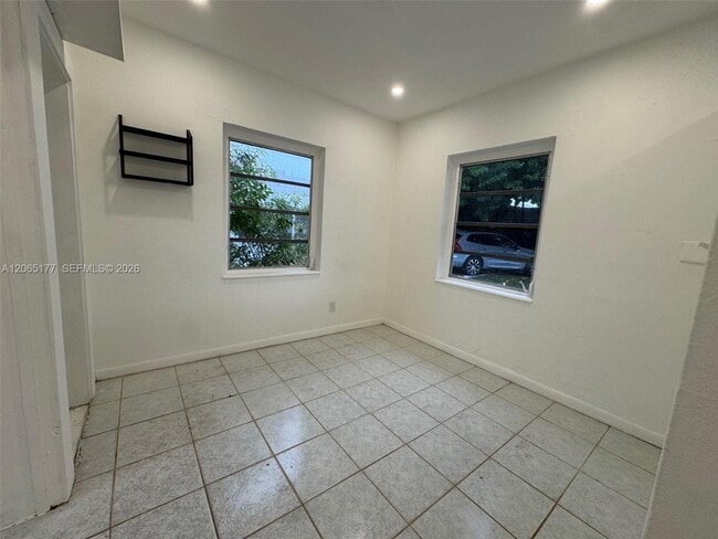 Photo - 2380 NW Flagler Terrace Unit R