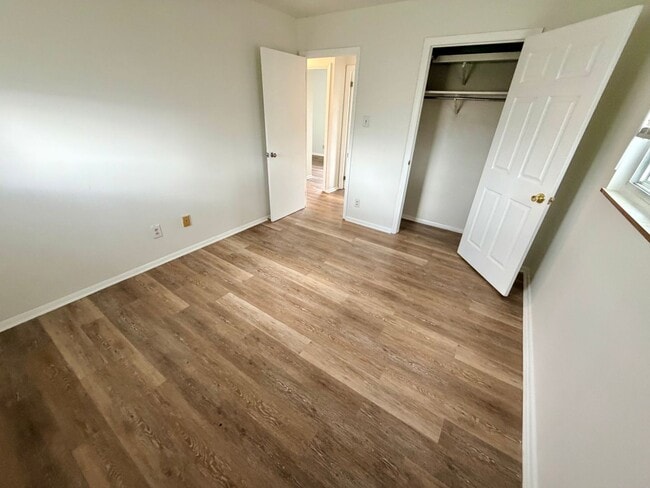 Photo - 204 Mandalay Rd