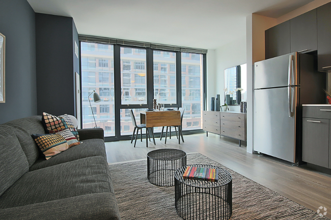Building Photo - 625 N Wells St Rental