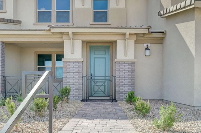 Building Photo - Stunning Summerlin townhome! 2 car garage!