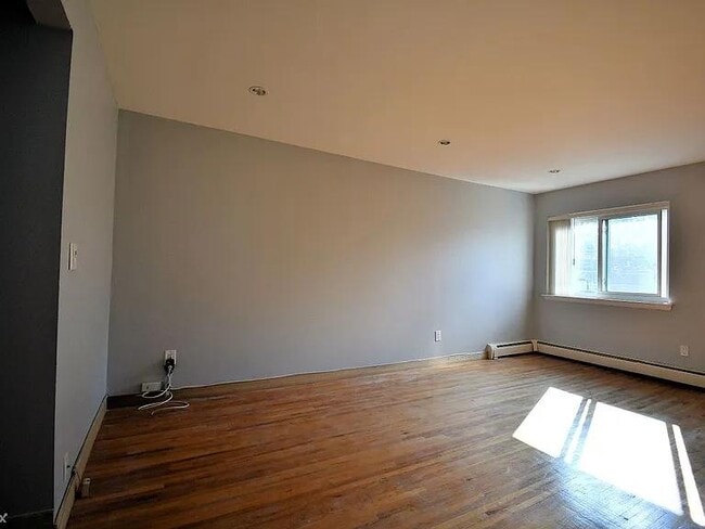 Photo - 900 Midland Ave