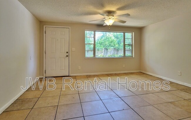 Photo - 5758 Newberg Ln