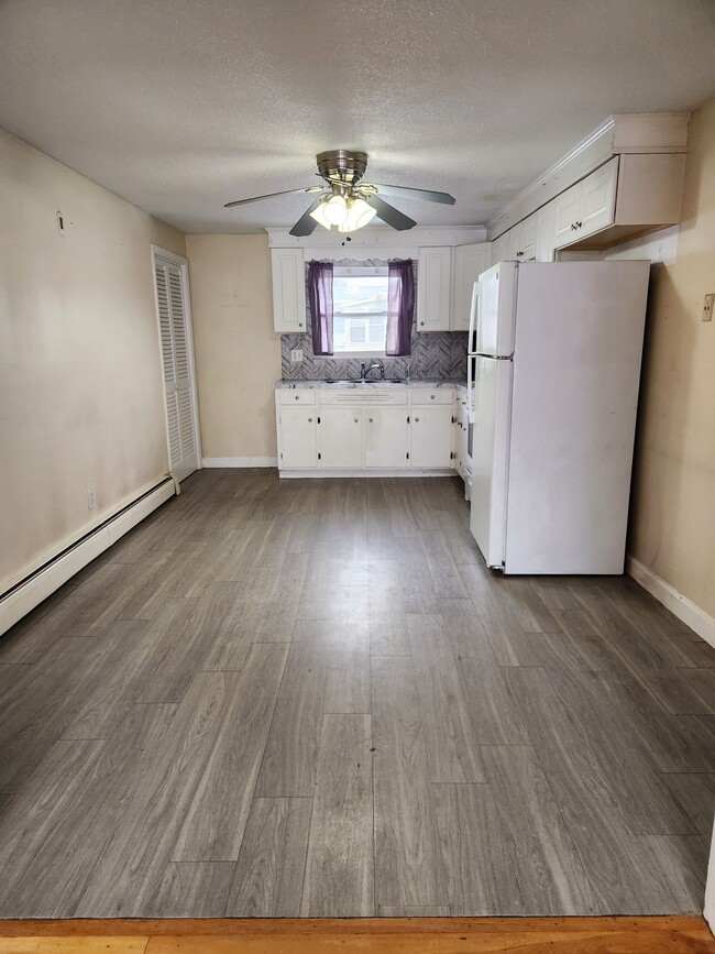 Photo - 3 Paris St Unit 4