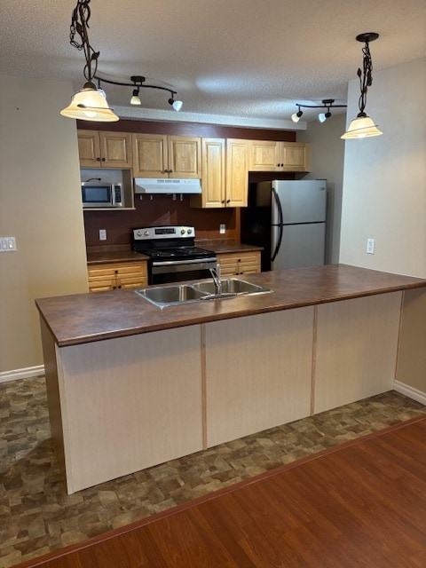 Photo - 901 16 St