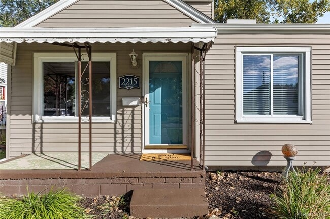 Photo - 2215 Rowland Ave