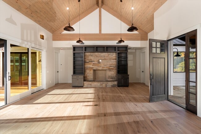 Photo - 1475 Anderson Ln