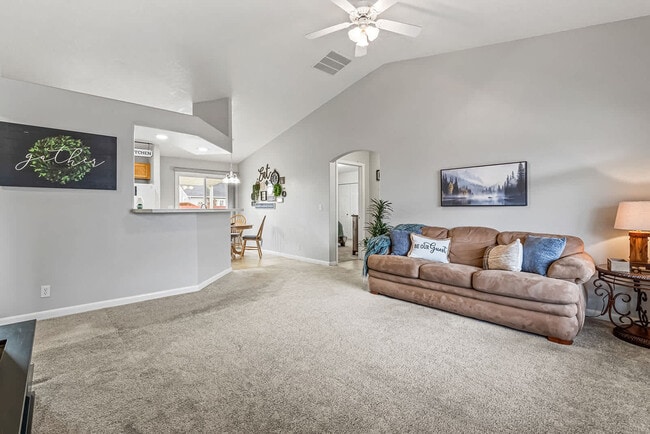 Building Photo - 727 W Clark Ave Unit ID1470096P