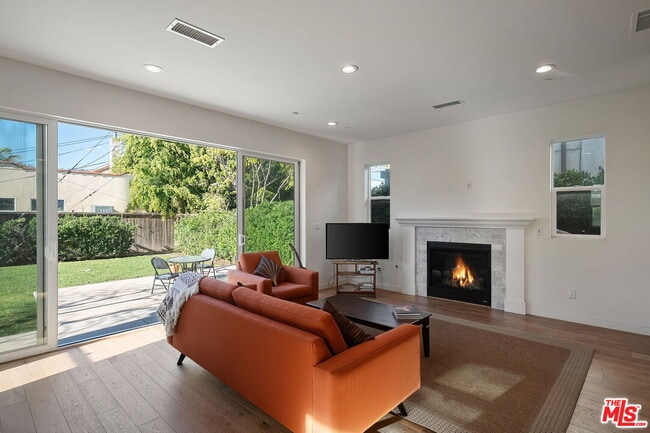 Photo - 10833 Tabor St