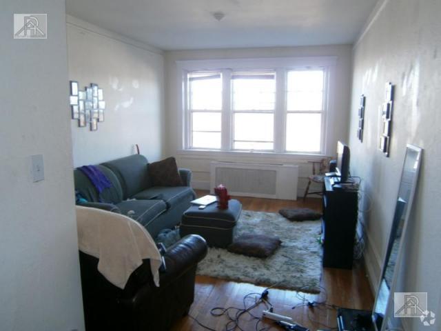 Building Photo - 1 bedroom in Brighton MA 02135 Unit 17 AB Rental