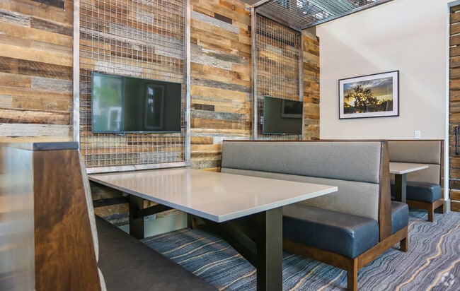 Tech Lounge