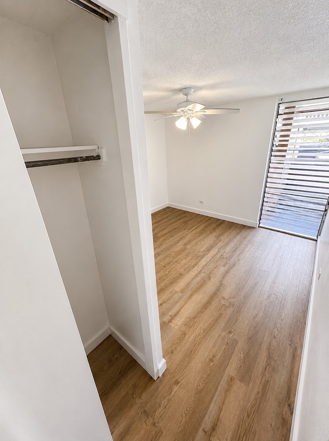 Photo - Pet-Negotiable. Newly Remodeled. Assigned Parking Unit B5