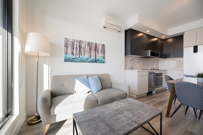 Building Photo - 1000 Av. des Canadiens-de-Montréal