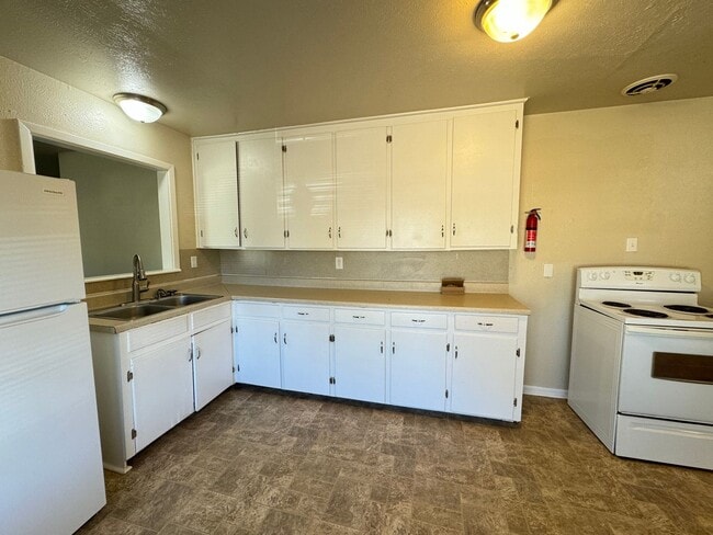 Photo - 1808 N Gray St