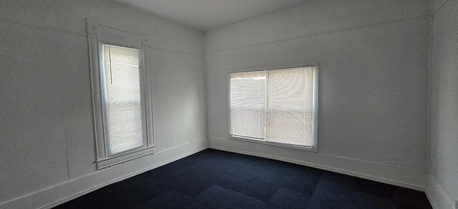 Photo - 1050 W State St