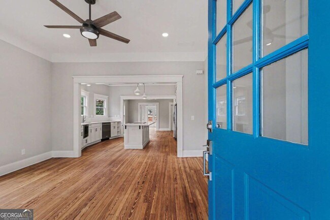 Photo - 202 Lansdowne Ave