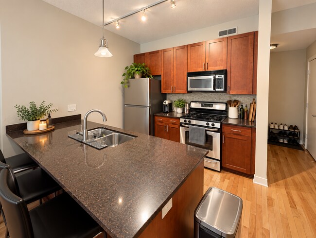 Photo - 4311 N Sheridan Rd Unit 205