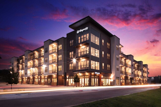 Building Photo - Magnolia Galleria Rental