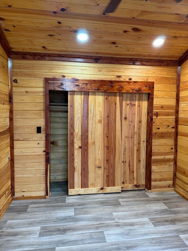 Photo - 1723 Black Zion Rd