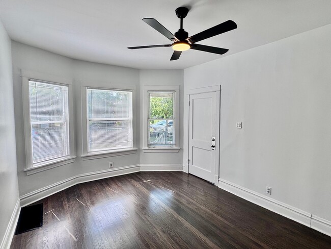 2047 N Lavergne Ave Unit 1