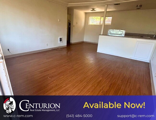 Building Photo - 620 E 19th Ave