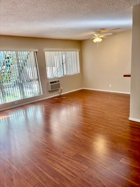 Photo - 351 Riverdale Dr