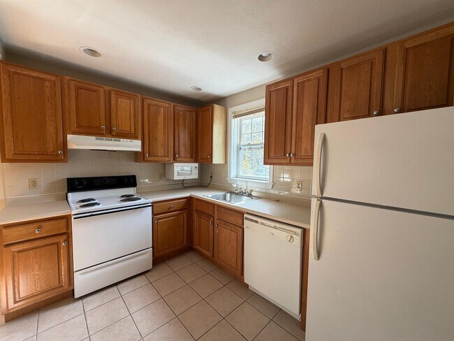 Photo - 454 Green St Unit 3