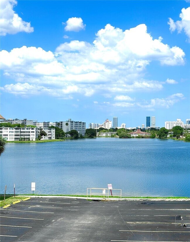 18601 NE 14th Ave Unit 301