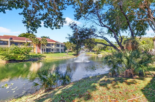 Building Photo - 7484 La Paz Blvd Unit 103