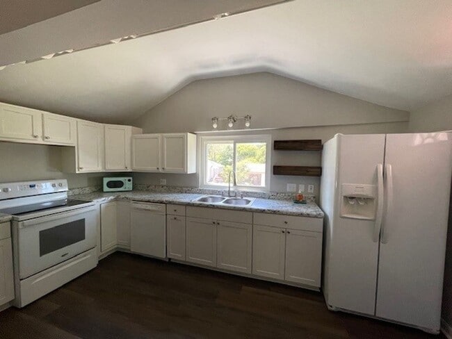 Photo - CHARMING UPDATED 1940'S COTTAGE IN HISTORIC COLONIAL VILLAGE IN S. KNOXVILLE!!!!!