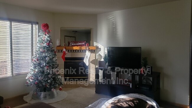 Photo - 678 Mathews Cir