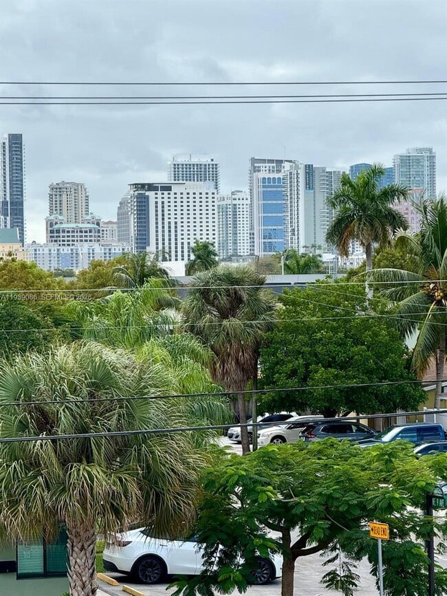 Photo - 1100 NE 9th Ave Unit 306