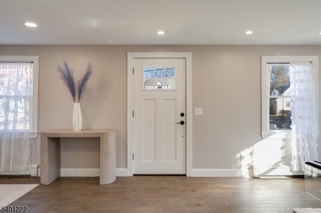 Photo - 21 Lombardy Pl