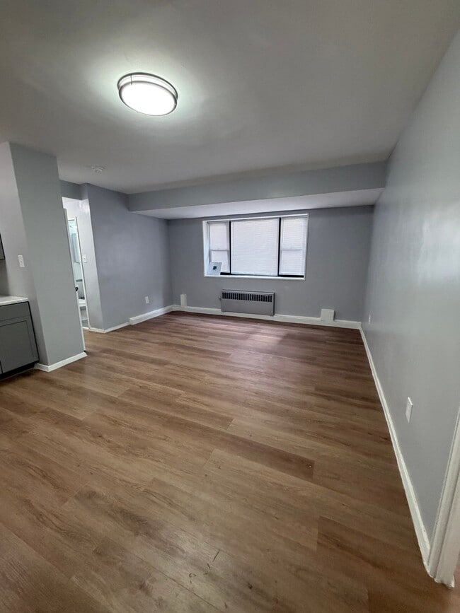 56 S Munn Ave Unit 1F