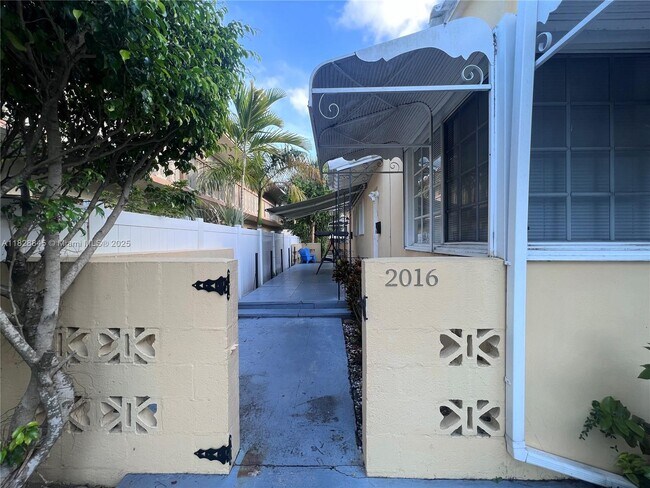 Photo - 2016 Pierce St Apartment Unit 2