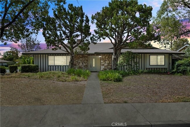Building Photo - 702 Scripps Dr