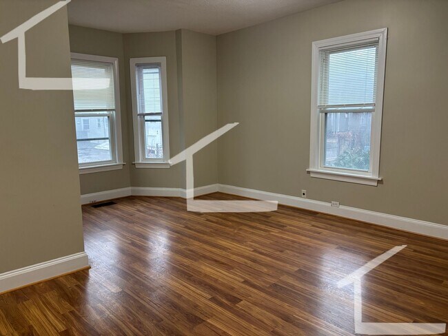 Photo - HUGE 7 bed in Allston....