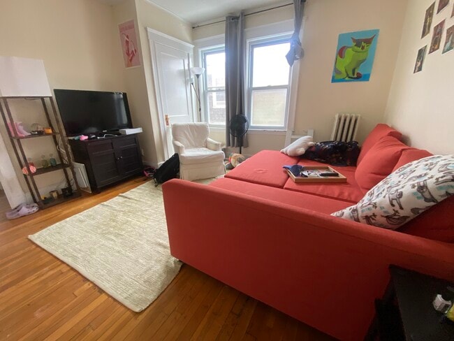 Building Photo - 14 Stockwell St Unit 2