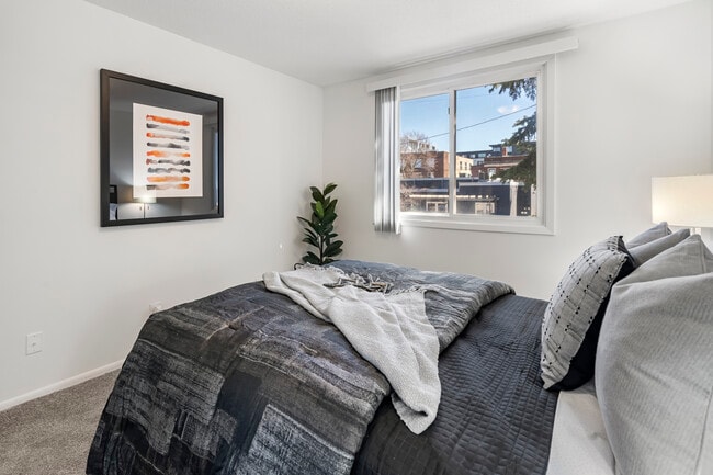 Uptown Square Apartments