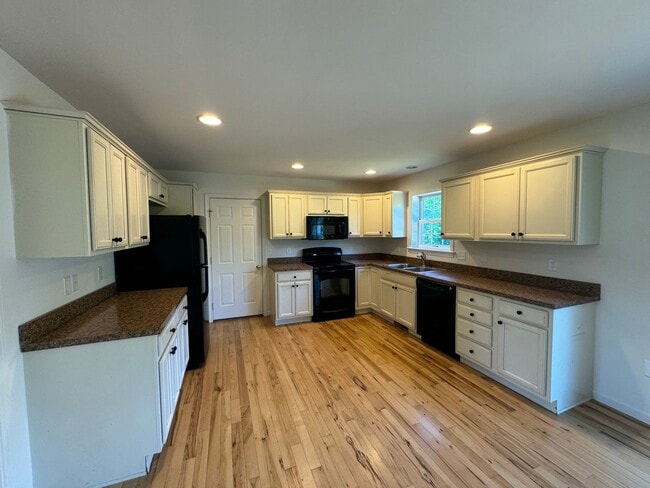 Photo - 4 Bed 3 Bath Updated Home In Lititz