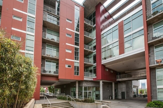 Building Photo - 2115 Yeaman Pl Unit 409