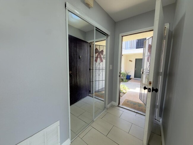 Photo - 450 W Vermont Ave Unit 2003