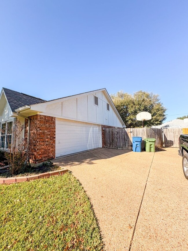 Photo - 1221 Walden St