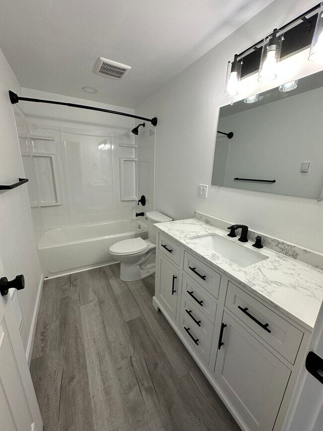 Photo - 1527 Santiam Hwy SE Unidad Santiam 1527 #3