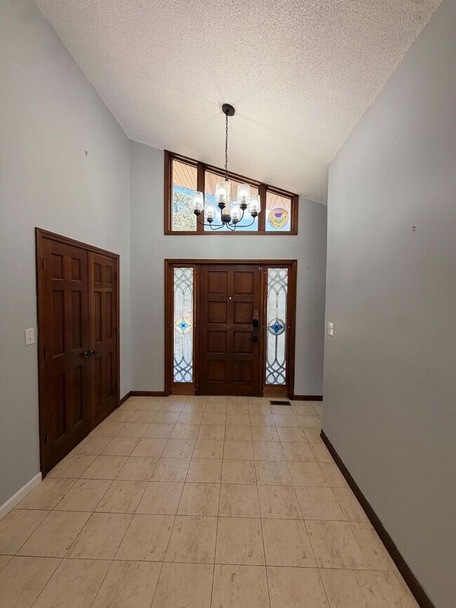 4427 Edgewood Cir
