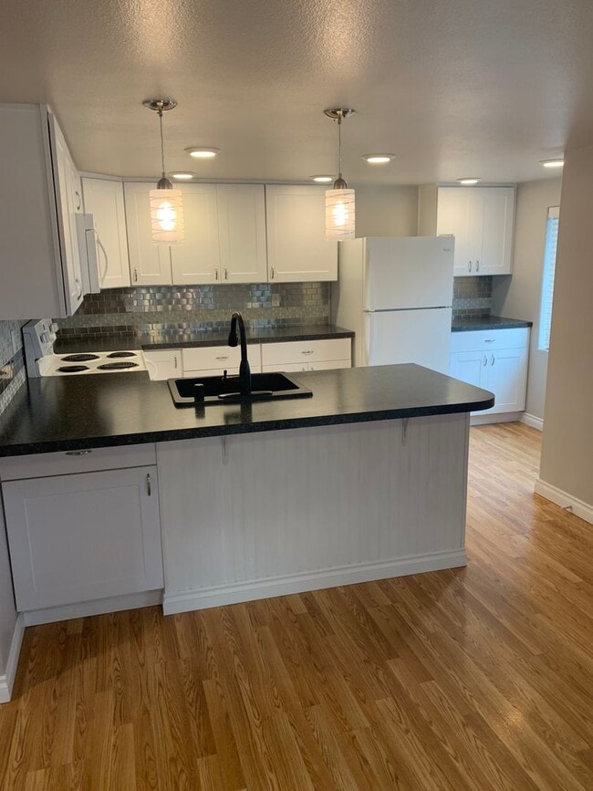 Photo - Adorable Two Bedroom One Bath on Cul De Sa...
