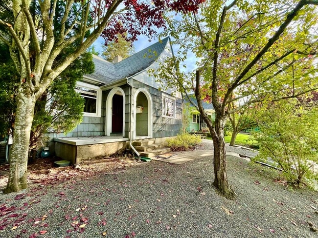 Photo - Upgraded 3bd/2bath Laurelhurst Home w/ Pri...